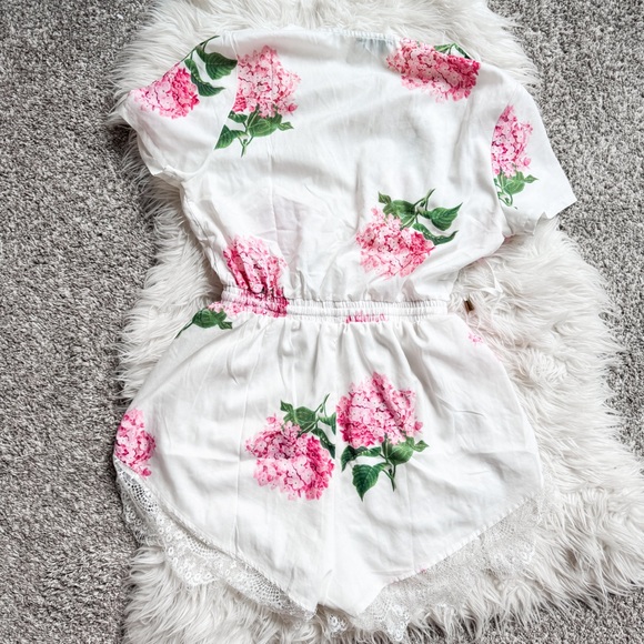 Teal & Tala | Floral Shortie Romper - Picture 4 of 7